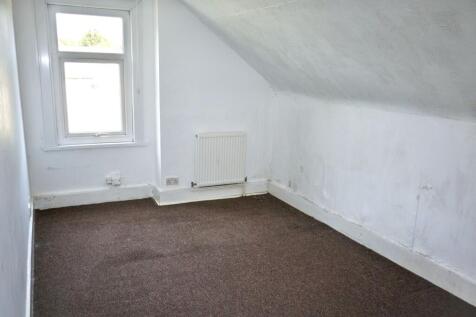 Flat 3, 1 Burgoyne Road, London SE25 6JT