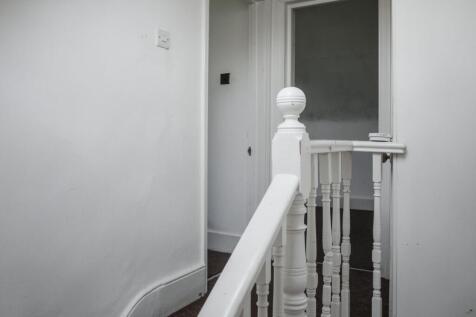 Flat 3, 1 Burgoyne Road, London SE25 6JT