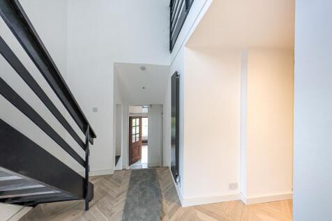 Lower Birtley, Grayswood Road, Surrey, GU27 2DL