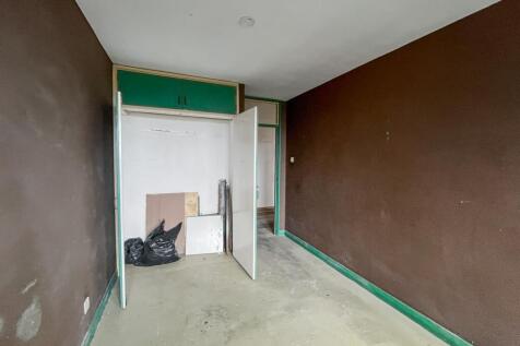 Flat 30 Clifford Court, 2 Heathfield Road, Wandsworth Common, London, SW18 3JE