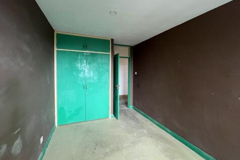 Flat 30 Clifford Court, 2 Heathfield Road, Wandsworth Common, London, SW18 3JE