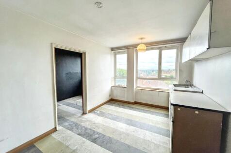 Flat 30 Clifford Court, 2 Heathfield Road, Wandsworth Common, London, SW18 3JE