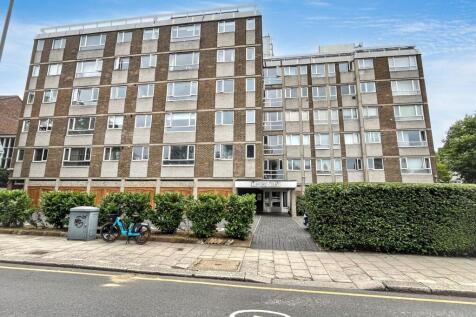 Flat 30 Clifford Court, 2 Heathfield Road, Wandsworth Common, London, SW18 3JE