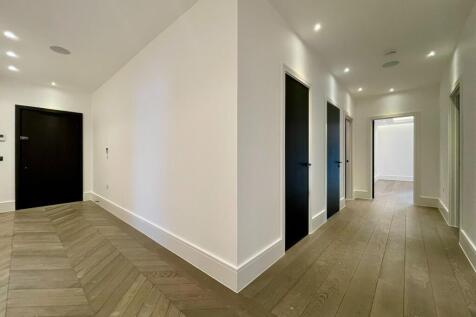 Apartment 3 Sereno House, 22 Beech Hill, Barnet, Hertfordshire, EN4 0JP