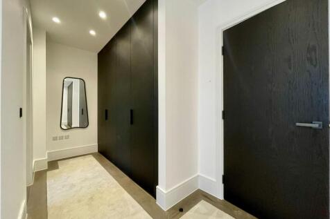 Apartment 3 Sereno House, 22 Beech Hill, Barnet, Hertfordshire, EN4 0JP