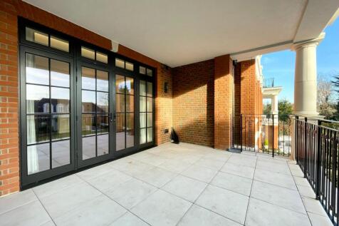 Apartment 3 Sereno House, 22 Beech Hill, Barnet, Hertfordshire, EN4 0JP