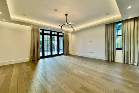 Apartment 3 Sereno House, 22 Beech Hill, Barnet, Hertfordshire, EN4 0JP