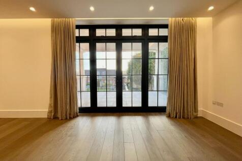 Apartment 3 Sereno House, 22 Beech Hill, Barnet, Hertfordshire, EN4 0JP