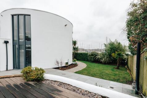 27 Crowsport, Hamble, Hampshire, SO31 4HG