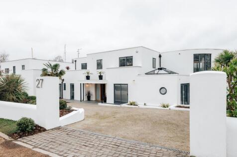 27 Crowsport, Hamble, Hampshire, SO31 4HG