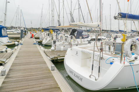27 Crowsport, Hamble, Hampshire, SO31 4HG