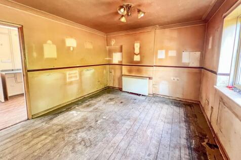 33 Hollow Way, Bradenstoke, Chippenham, Wiltshire, SN15 4EX