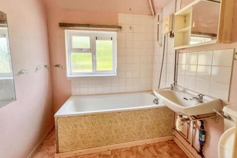 33 Hollow Way, Bradenstoke, Chippenham, Wiltshire, SN15 4EX