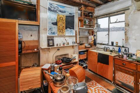 27 Colne Road, Clapton, London, E5 0HR