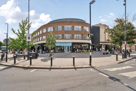 Flat 133 Coles House, 107 -143 Muswell Hill, London, N10 3HS