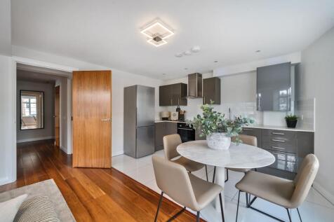 Flat 133 Coles House, 107 -143 Muswell Hill, London, N10 3HS