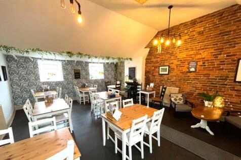 19 Market Place, Kirkbymoorside, North Yorkshire YO62 6AA