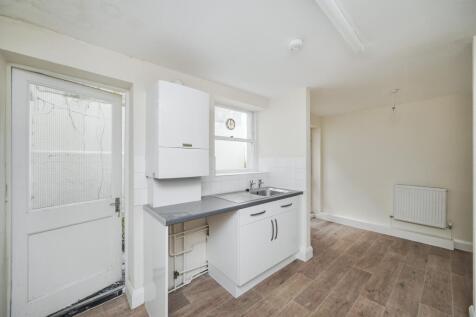 Basement Flat, 88 Lansdowne Place, Hove, BN3 1FH