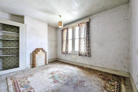 5 Maple Avenue, Gillingham, Kent, ME7 2NT