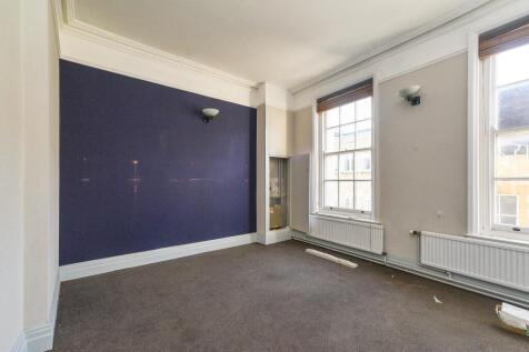 2 Market Place, Cirencester, GL7 2NS