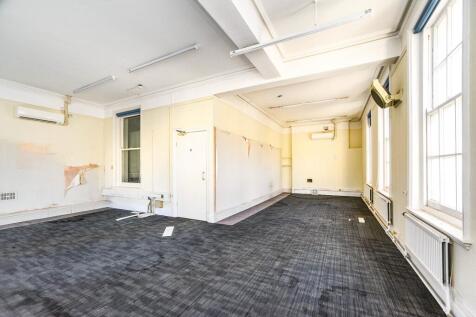 2 Market Place, Cirencester, GL7 2NS