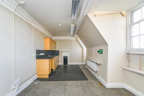 2 Market Place, Cirencester, GL7 2NS