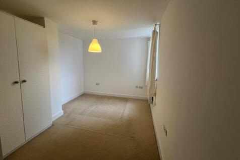 15 Newhaven, Drakes Drive, Stevenage, SG2 0EY