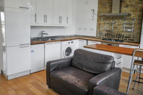 Flat B, 2E Blandfield Road, London, SW12 8BG
