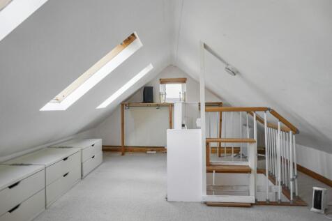 Flat B, 2E Blandfield Road, London, SW12 8BG