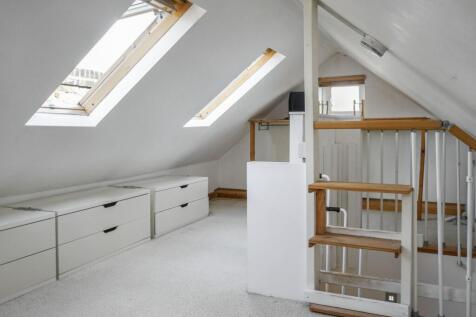 Flat B, 2E Blandfield Road, London, SW12 8BG