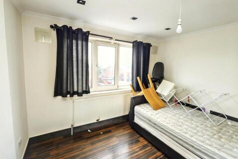 712D Kenton Road, Kenton, Harrow, HA3 9QX