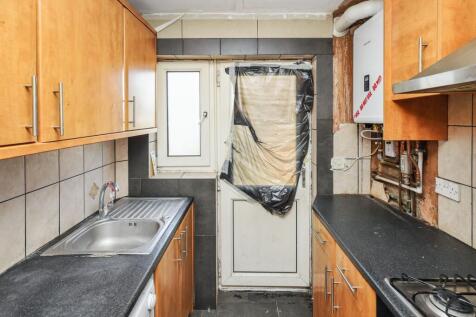 712D Kenton Road, Kenton, Harrow, HA3 9QX