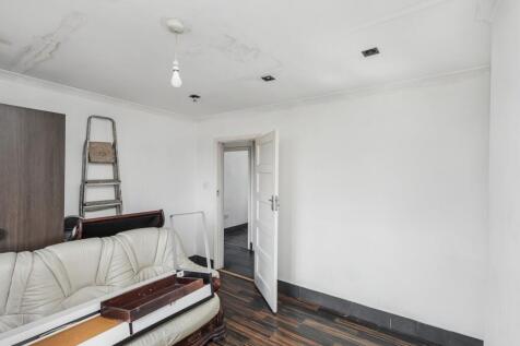 712D Kenton Road, Kenton, Harrow, HA3 9QX