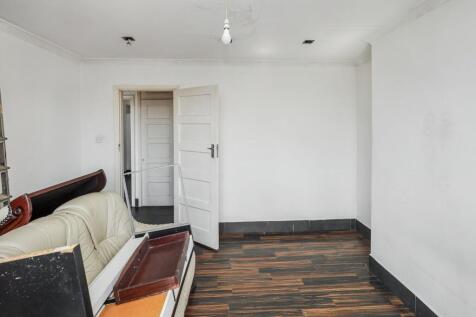 712D Kenton Road, Kenton, Harrow, HA3 9QX
