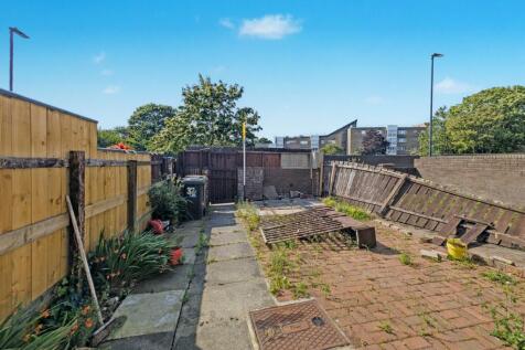32 Hadrian Court, Garth Thirtythree, Killingworth, Newcastle Upon Tyne, NE12 6BY