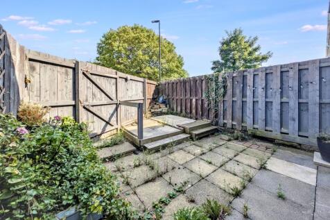 32 Hadrian Court, Garth Thirtythree, Killingworth, Newcastle Upon Tyne, NE12 6BY