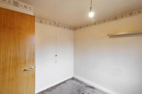 6 Blackbird Gardens, Bradford, West Yorkshire, BD8 0NH