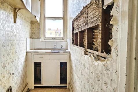 70 Delaware Mansions, Delaware Road, Maida Vale, London, W9 2LJ