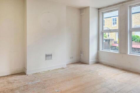 40 Oaklands Road, Hanwell, London W7 2DR
