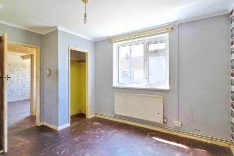 6 Boleyn Crescent, Weymouth, DT4 9JX