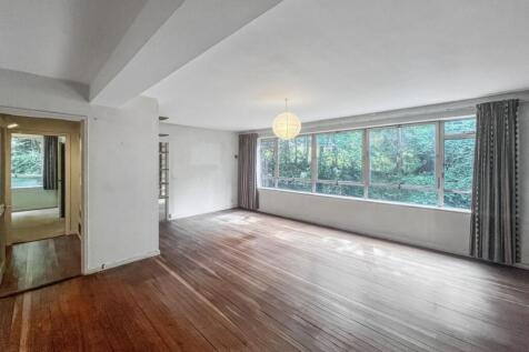 7 Marlowe Court, Lymer Avenue, Dulwich, London SE19 1LP