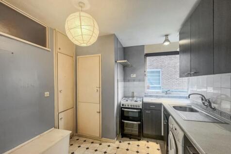 7 Marlowe Court, Lymer Avenue, Dulwich, London SE19 1LP