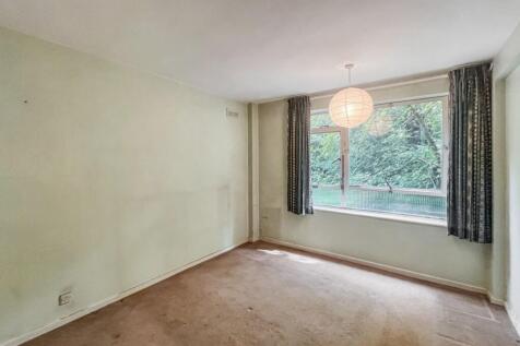 7 Marlowe Court, Lymer Avenue, Dulwich, London SE19 1LP