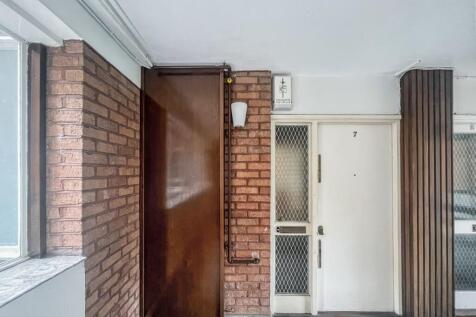 7 Marlowe Court, Lymer Avenue, Dulwich, London SE19 1LP