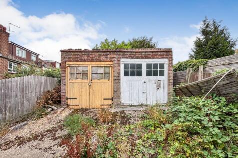 Garage 2, Behind 85 Woodlands Avenue, East Finchley, London N3 2NS