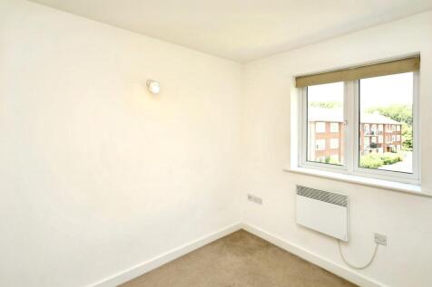 11 Celandine Grove, Southgate, London, N14 4BP