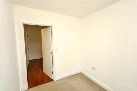 11 Celandine Grove, Southgate, London, N14 4BP