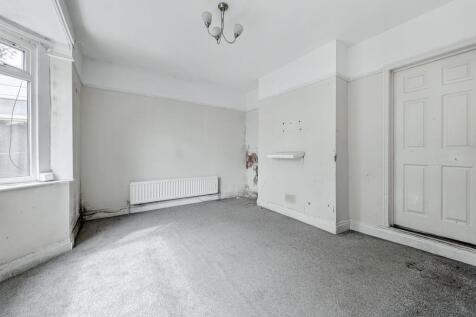 17 The Oval, Newcastle Upon Tyne, NE6 3LH