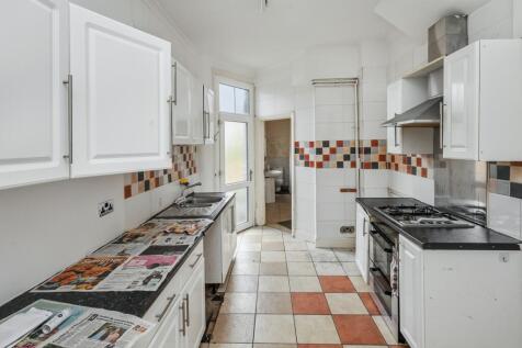 Flat A &amp; Flat B, 109 Tottenhall Road, Palmers Green, London N13 6JA