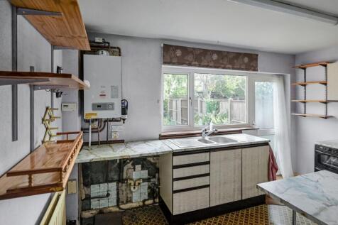 5 Conifer Close, Waterlooville, Hampshire PO8 8AF
